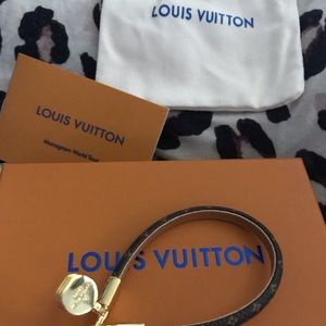 Super cute bracelet ⭐️ ⭐️ ⭐️⭐️⭐️